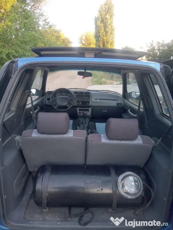 Autoturism Toyota RAV4