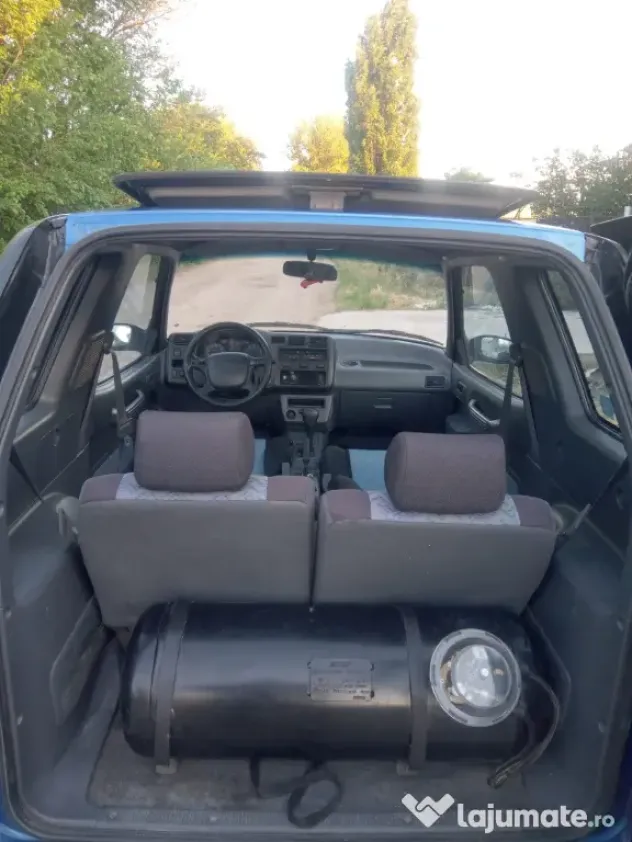 Autoturism Toyota RAV4
