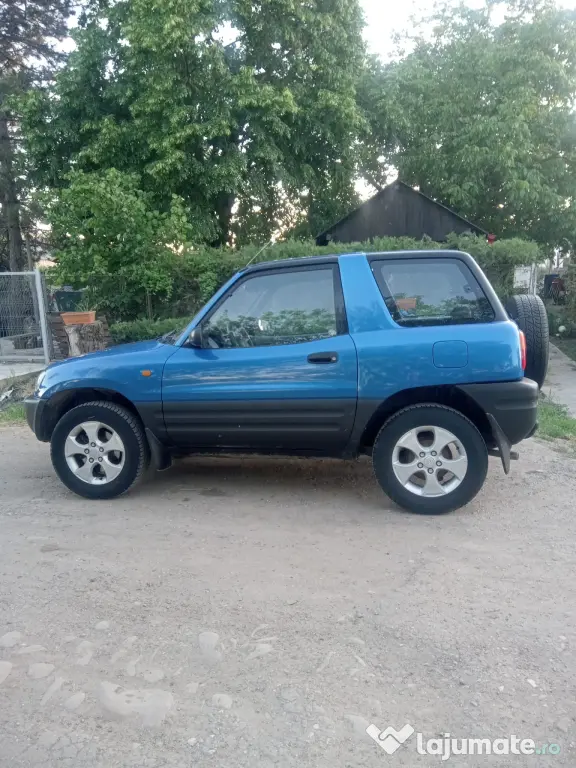 Autoturism Toyota RAV4