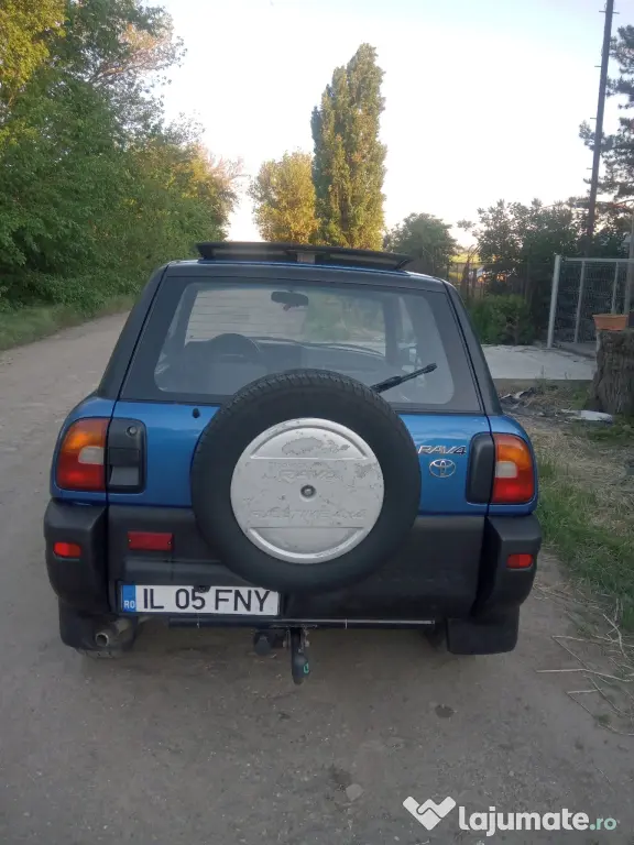 Autoturism Toyota RAV4
