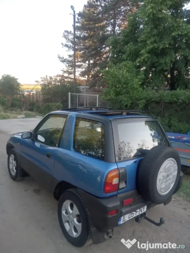 Autoturism Toyota RAV4
