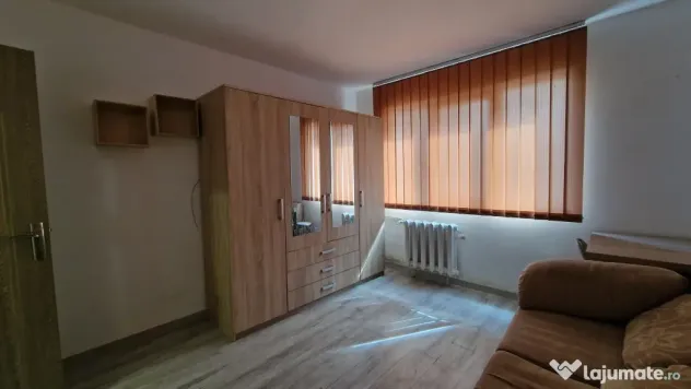 Garsonieră zona Uta, bloc renovat și izolat termic