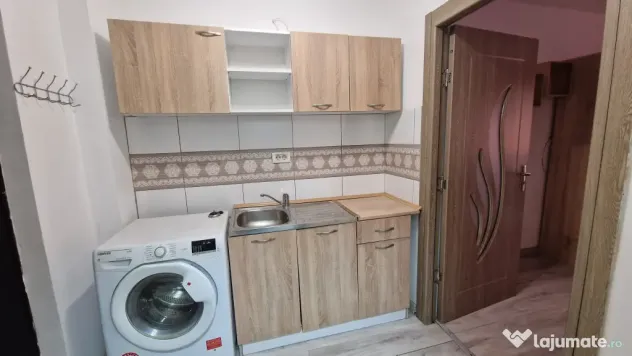 Garsonieră zona Uta, bloc renovat și izolat termic