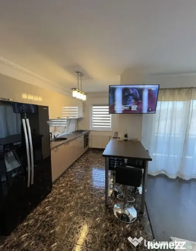 Apartament 2 cam 60 mp, et.3, lift si parcare exterioara zona VIVO