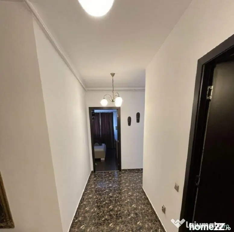 Apartament 2 cam 60 mp, et.3, lift si parcare exterioara zona VIVO