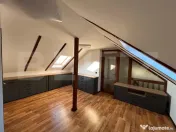 Apartament 3 camere tip mansardă | Curte comună + Parcare 