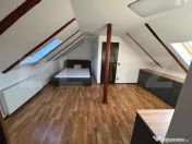 Apartament 3 camere tip mansardă | Curte comună + Parcare 