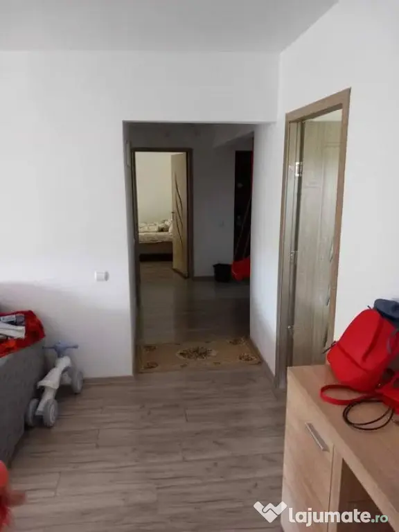 Apartament 4 camere etaj 4 -cartier VEST