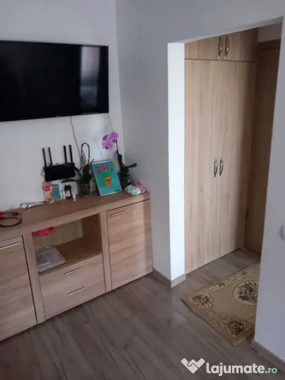 Apartament 4 camere etaj 4 -cartier VEST
