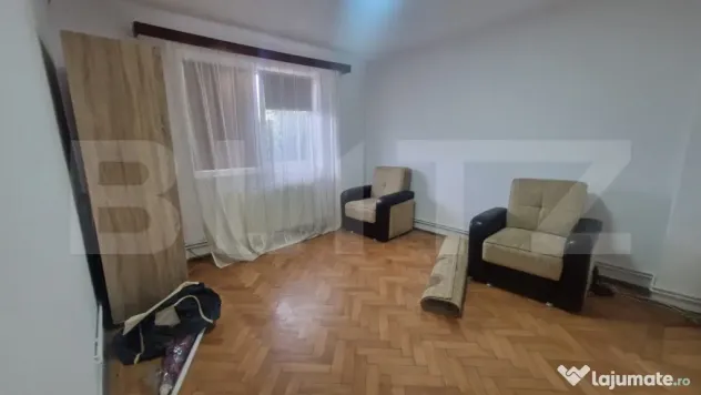 Apartament in bloc tip vila, parter, 50 mp mobilat utilat Sa