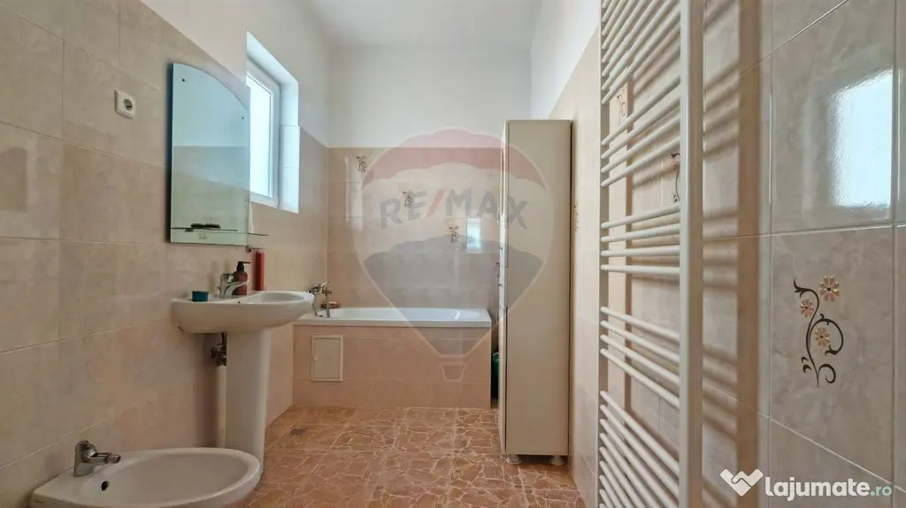 Domenii – Apartament ideal pentru birouri și activită...