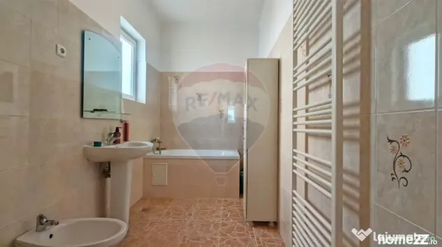 Domenii – Apartament ideal pentru birouri și activită...