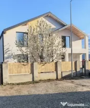 Casă modernă lângă Rezervația Lempes – spațiu, confo