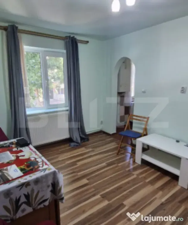 Apartament 3 camere de vânzare