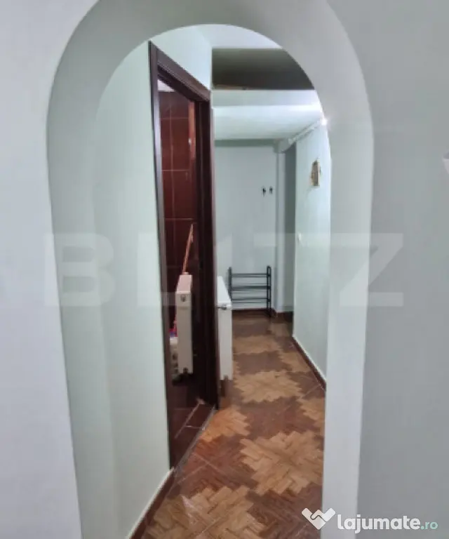 Apartament 3 camere de vânzare