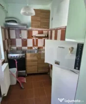 Apartament 3 camere de vânzare 