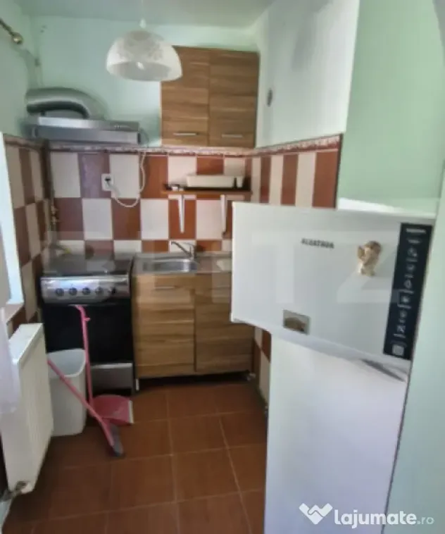 Apartament 3 camere de vânzare