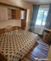 Apartament 3 camere de vânzare 