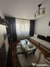 Apartament 4 camere de vanzare, in zona Poarta 6 
