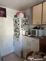 Apartament 4 camere de vanzare, in zona Poarta 6 