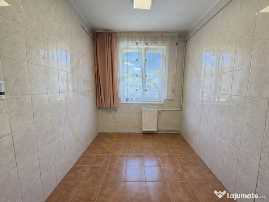 Apartament 2 camere semidecomandat/nemobilat - zona Gara Sud