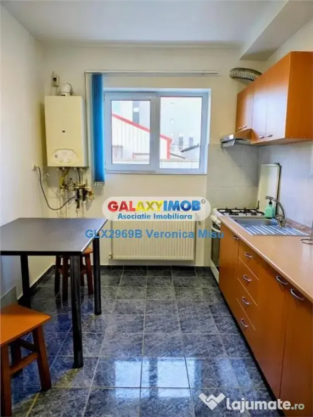 Studio de inchiriat 50mp / loc parcare/ curte / 1 Decembrie
