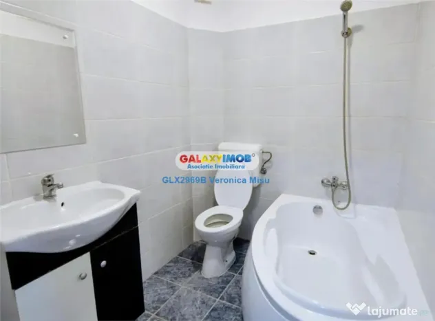 Studio de inchiriat 50mp / loc parcare/ curte / 1 Decembrie