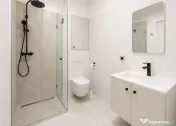Apartament cu 3 camere, decomandat - zona Tractorul 