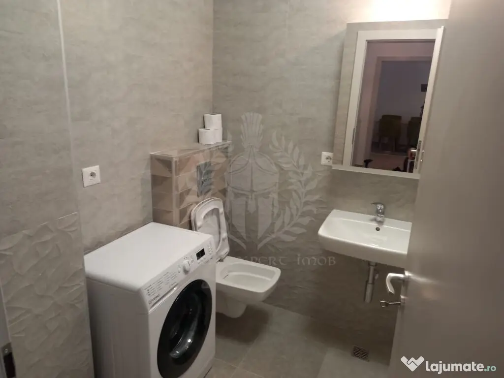 //2 CAMERE// LOC DE PARCARE// MRS SMART//