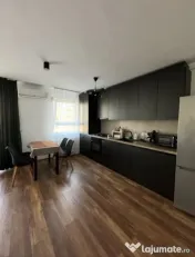 Apartament 2 camere, decomandat - zona Tractorul