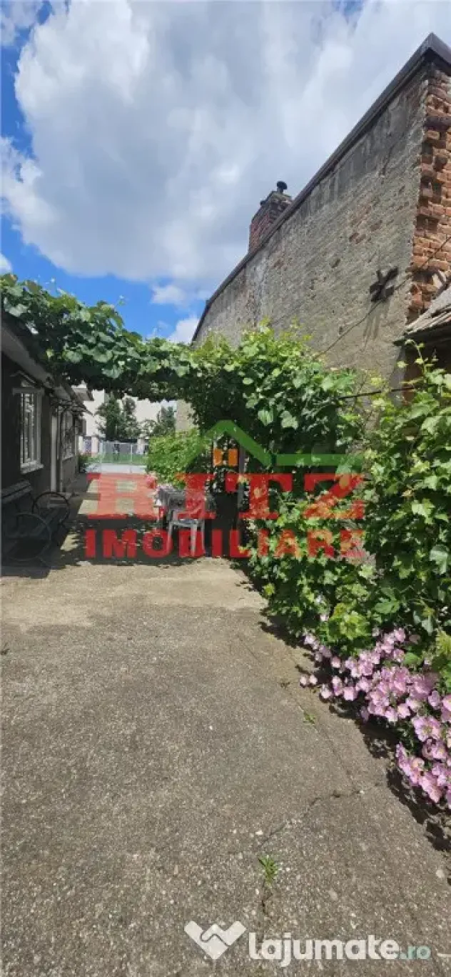 CASA SE VANZARE!!!