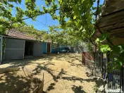 Casa Cocheta, Locuibila imediat, cu Gradina si Curte,1500mp 