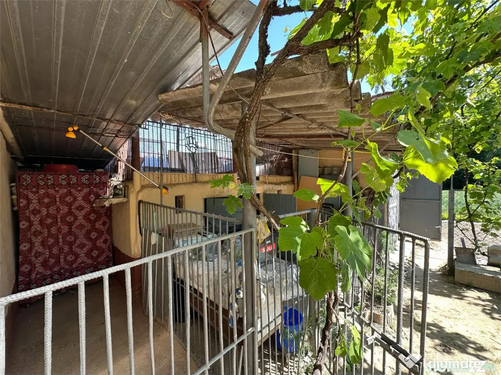 Casa Cocheta, Locuibila imediat, cu Gradina si Curte,1500mp