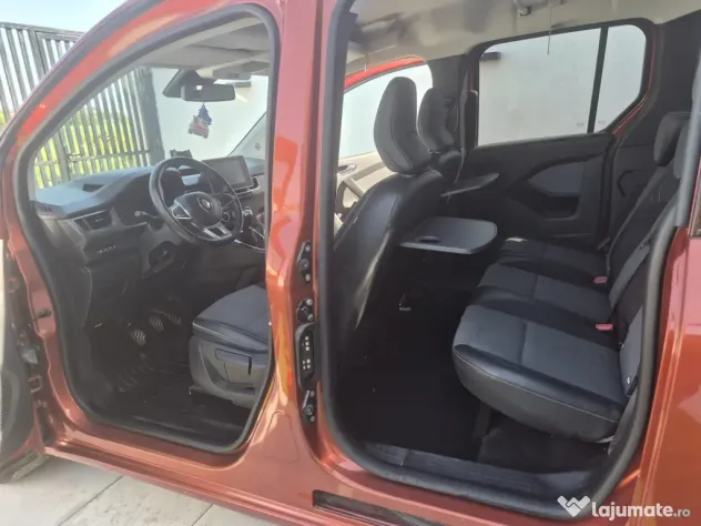 Renault Kangoo Model Nou (2021) - Benzină - Mașină de Familie