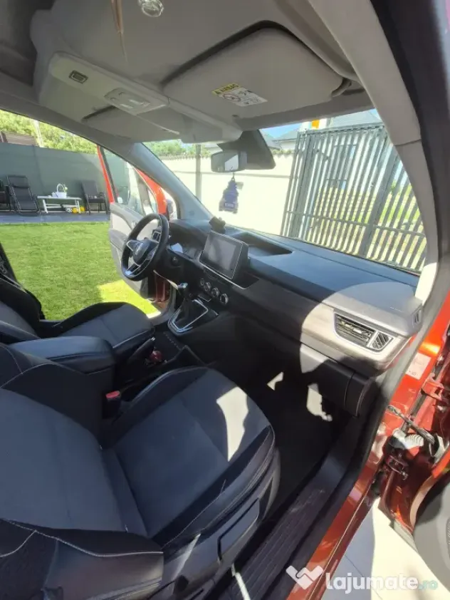 Renault Kangoo Model Nou (2021) - Benzină - Mașină de Familie