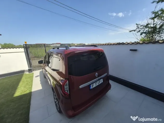 Renault Kangoo Model Nou (2021) - Benzină - Mașină de Familie