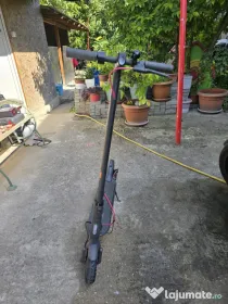 Trotineta electrica Xiaomi Mi Electric Scooter Pro 2