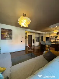Apartament 3 camere, 77 mp, 2 băi, etaj 1, parcare, Sub Cet 