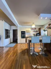 Apartament 3 camere, 77 mp, 2 băi, etaj 1, parcare, Sub Cet 