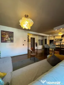 Apartament 3 camere, 77 mp, 2 băi, etaj 1, parcare, Sub Cet