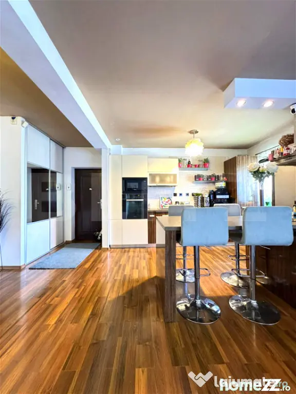 Apartament 3 camere, 77 mp, 2 băi, etaj 1, parcare, Sub Cet - Floresti (Cluj)