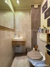 Apartament 3 camere, 77 mp, 2 băi, etaj 1, parcare, Sub Cet 