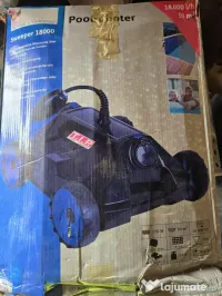 Robot pentru piscina 