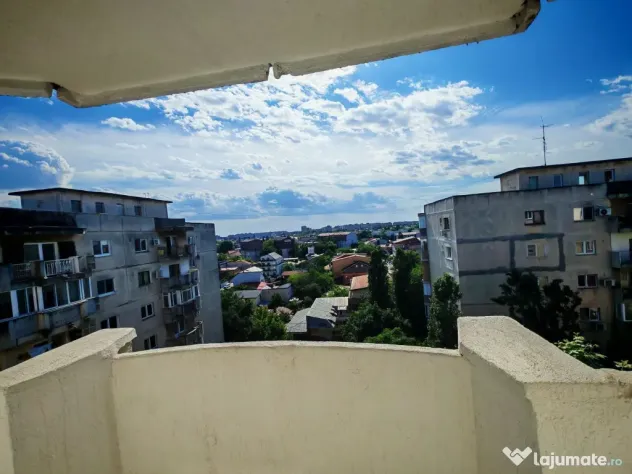 Brancoveanu metrou etaj 8 decomandat