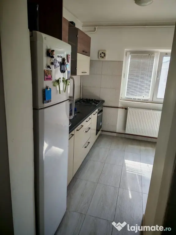 Brancoveanu metrou etaj 8 decomandat