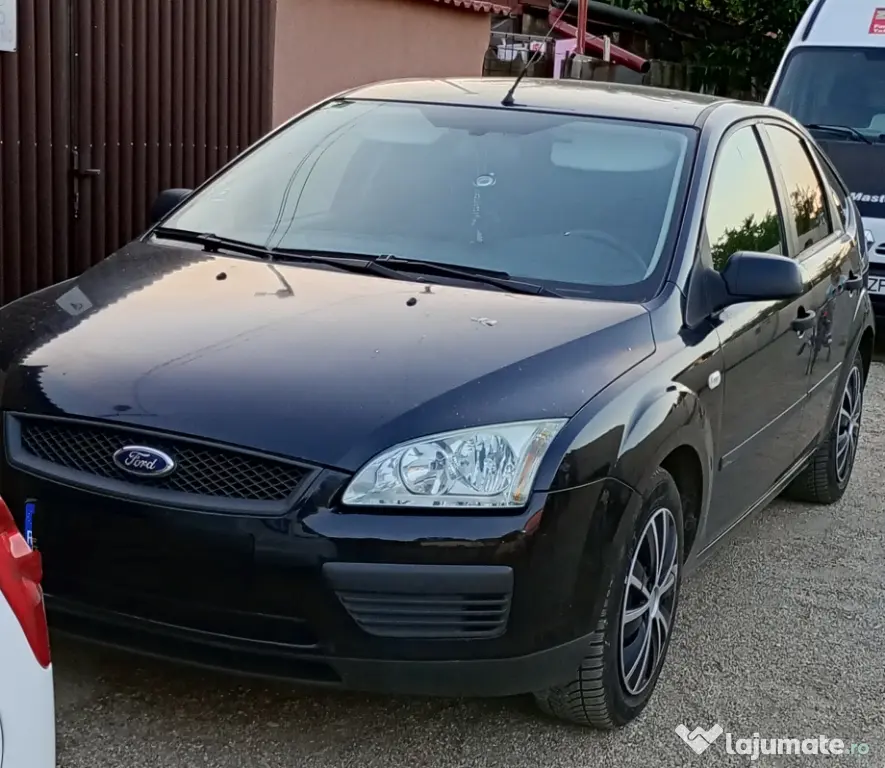 vând Ford focus