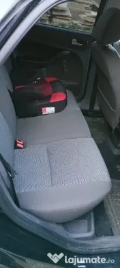 vând Ford focus 