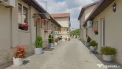 Pensiune cu 10 camere + spațiu comercial inclus pe Calea...