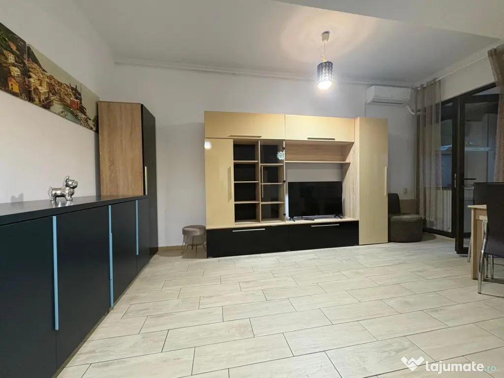 Studio 2 cam cu terasă, 54 mp, Unirii, Decebal, central, centrală proprie