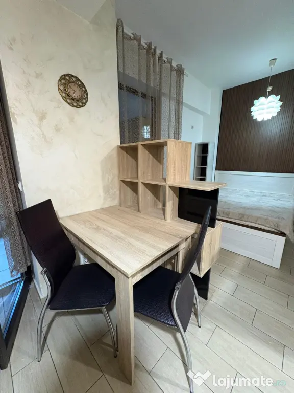 Studio 2 cam cu terasă, 54 mp, Unirii, Decebal, central, centrală proprie